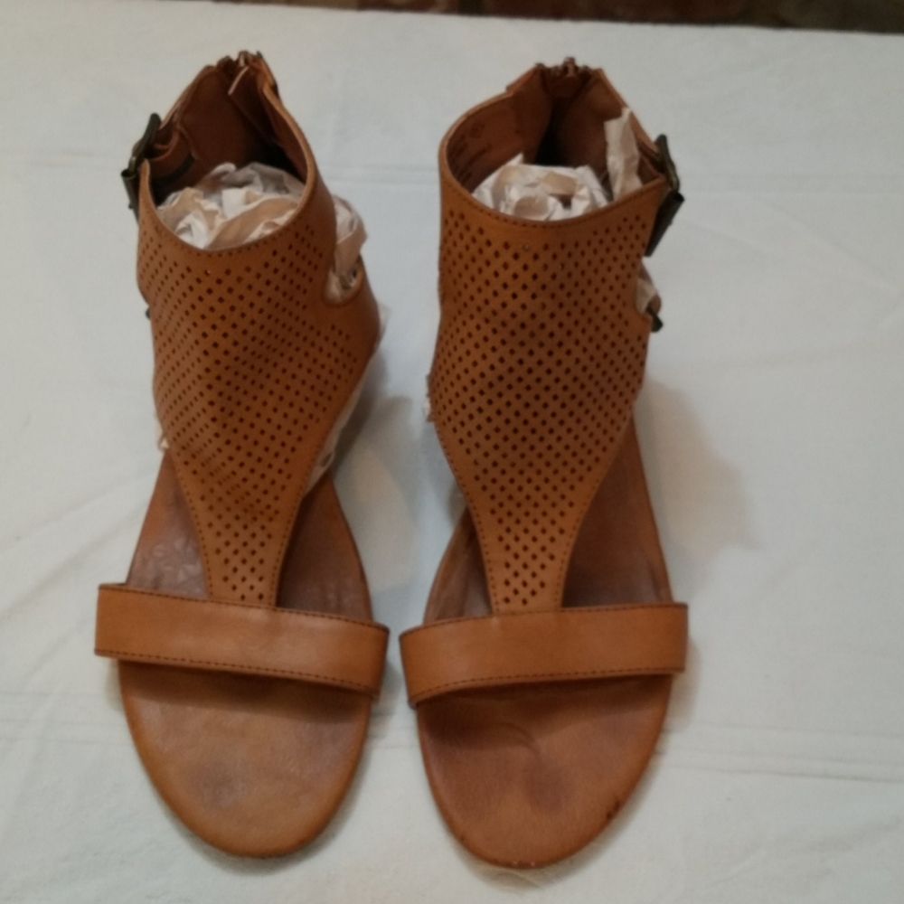 Sugar Brown Sandals Shoes Peep Toe Size 8 - Picture 2 of 6